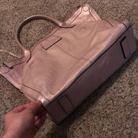 Authentic Alexander McQueen Lambskin de manta😍 - Picture 8 of 8